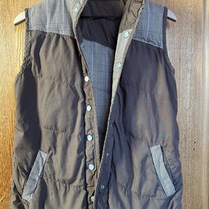 Kavu Black and Gray Quilted Vest